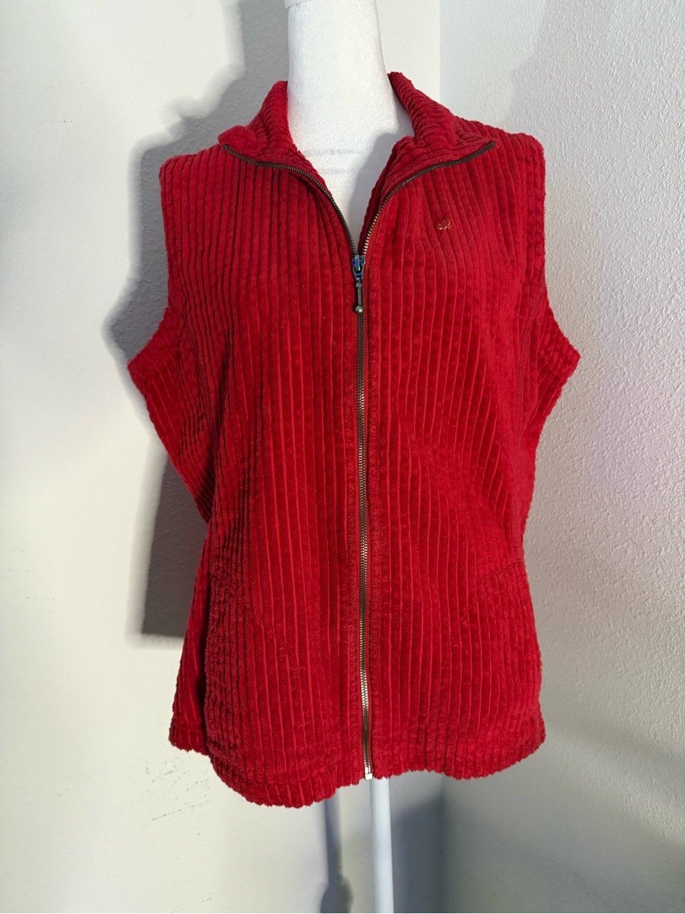 Woolrich Vintage Red Corduroy Kinsdale Zip Vest L